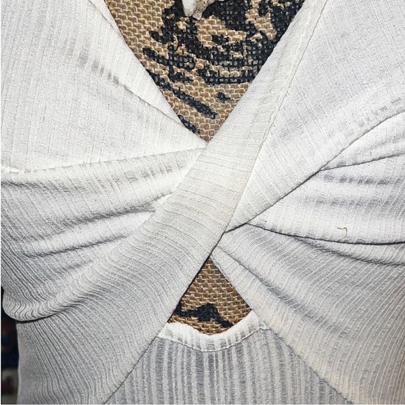 White Bodycon V Neck Front Keyhole Long sleeve Blouse - Picture 7 of 12